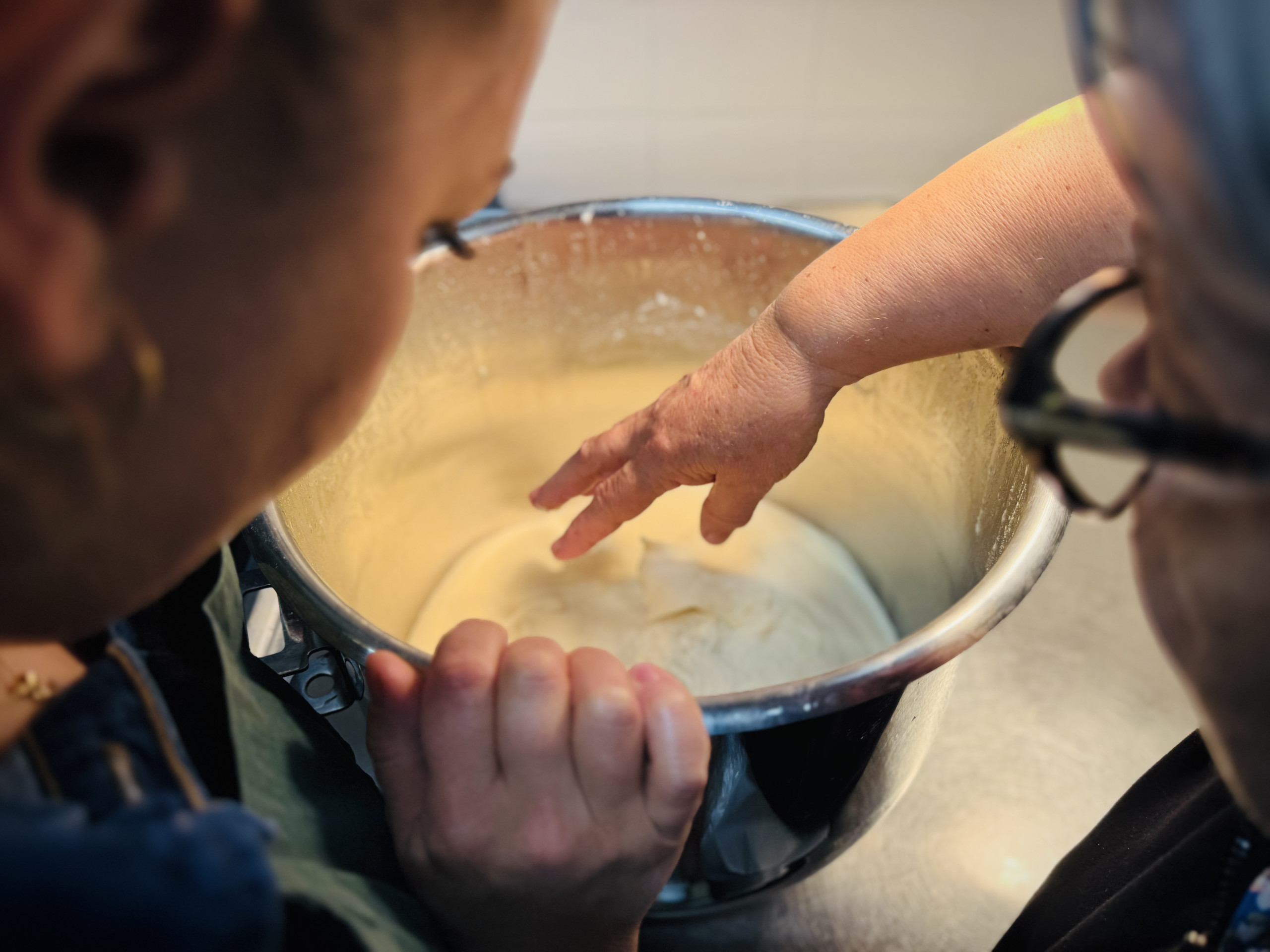 Pagnotte di Pane Nostro dell'Osteria del Prevat, con la crosta aperta